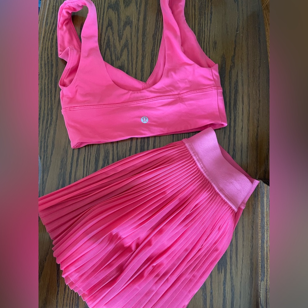 Lululemon lipgloss skirt and bra set